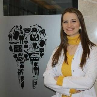 Van Ortodonti Diş Hekimi Selin Öğreten Tunçay