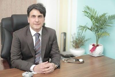 دکتر منصور هادیلو فوق تخصص جراحی پلاستیک و زیبایی