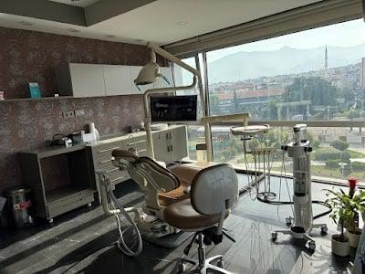Dişeti Hastalıkları Uzmanı (Periodontoloji) Dt. Necati ZAVRAK