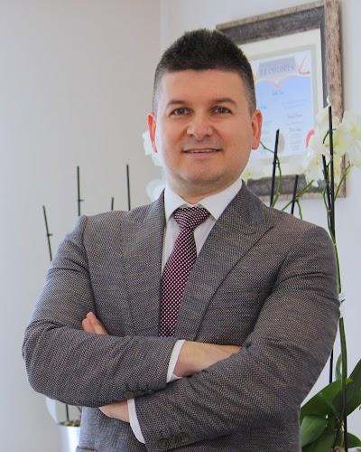 Doç. Dr. Refik Kunt - Nöroloji Uzmanı Aydın