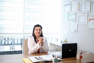 Doç. Dr. Sultan Kaba, Çocuk ve Endokrin uzmanı