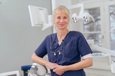 Zahnarzt Praxis Hamburg Barmbek | Dr. med. dent. Katharina Boos | Implantate Cerec