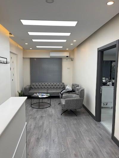 Dt. Alperen Erdinç Diş Hekimi