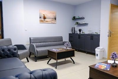 UZMAN DOKTOR NİHAT AKÇAY