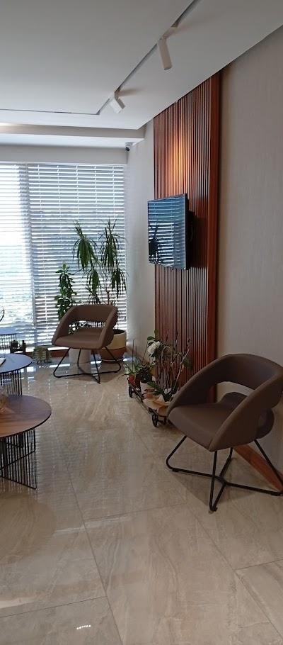 Dr. Burcu Çetinkaya Tekin Periodontoloji ve İmplantoloji Kliniği