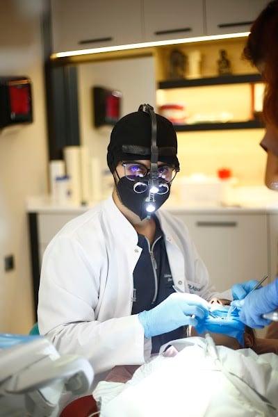 AFYONKARAHİSAR ÇOCUK DİŞ HEKİMİ . UZM. DT. ŞERİF ALPCAN ÖZDEN