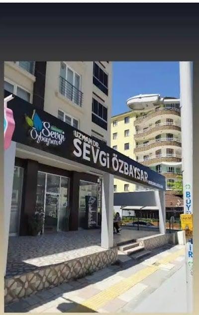 Uzm. Dr. Sevgi Özbaysar & Dermatolog