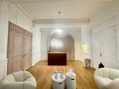 Dr Laura Fort - Centre de médecine esthétique et laser