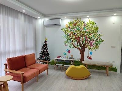 Çocuk ve Ergen Diş Hekimi Doç. Dr. Neslihan Özveren muayenehanesi