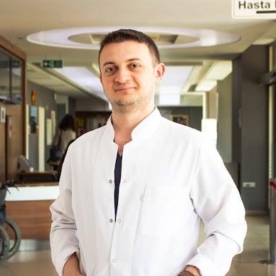 Op. Dr. Okan Övünç - KBB / Burun Estetiği