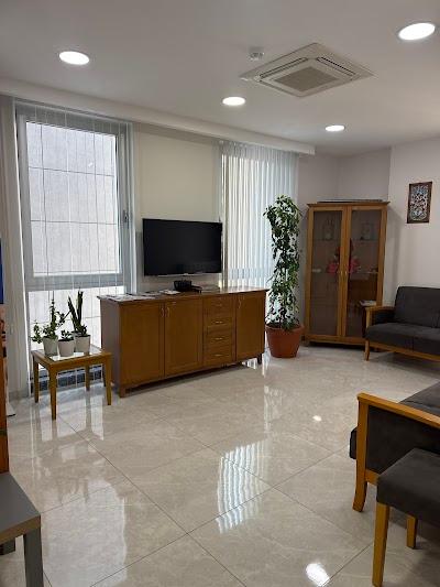 Prof.Dr.Emel Bülbül Başkan - Dermatoloji