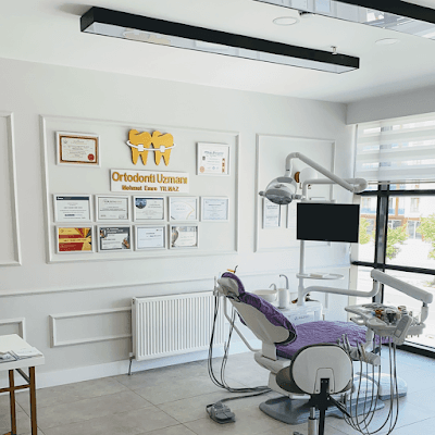 Uzm. Uzm. Dt. Mehmet Emre YILMAZ Konya Ortodonti Uzmanı