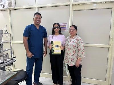 Dr Manik Mittal (New Vision Eye Centre)