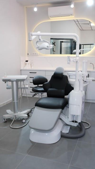 Hilal Aktaş Yamaç ve Öykü Odabaşıoğlu Diş Muayenehanesi