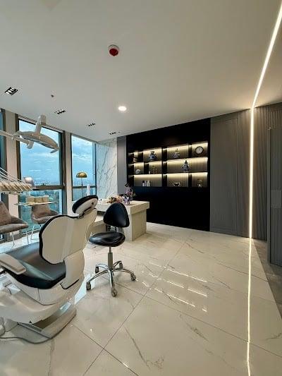 DİŞ HEKİMİ KÜBRA YAŞAR ORAL