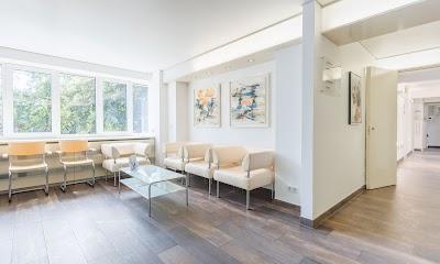 Zahnärzte in Wilmersdorf - Dr. Freddi Zelener