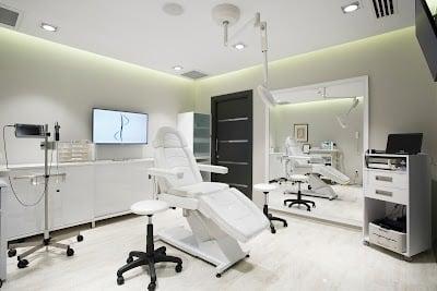 Burun Estetiği Ankara | Prof. Dr. Haldun Kamburoğlu | Meme Büyütme Ankara