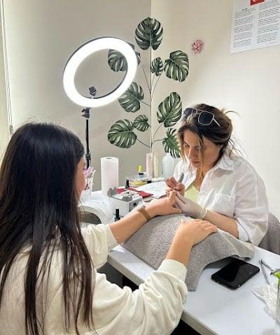 Eskişehir Özel Ada Akademi Güzellik Uzmanlığı Kursu