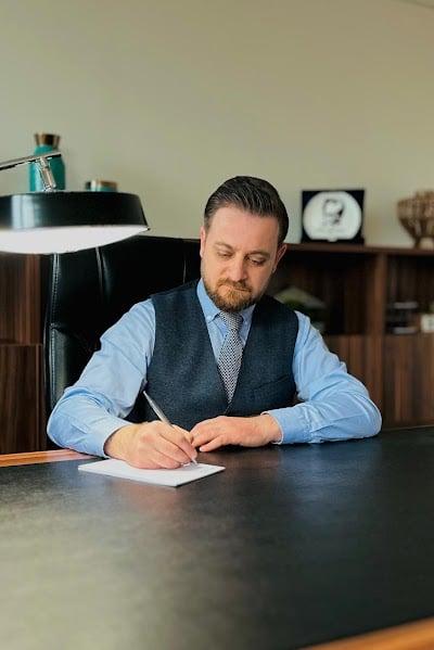 Doç. Dr. Mustafa ASLIER | Kulak Burun Boğaz Hastalıkları Uzmanı