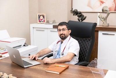 د. متخصص Adem Canan