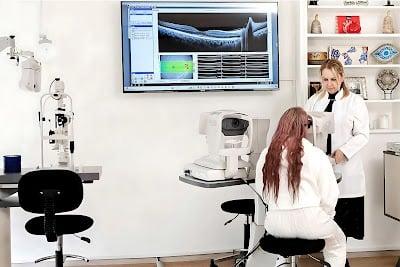 Prof. Dr. Filiz Afrashi - İzmir Göz Hastalıkları Doktoru, Retina, Katarakt Cerrahisi