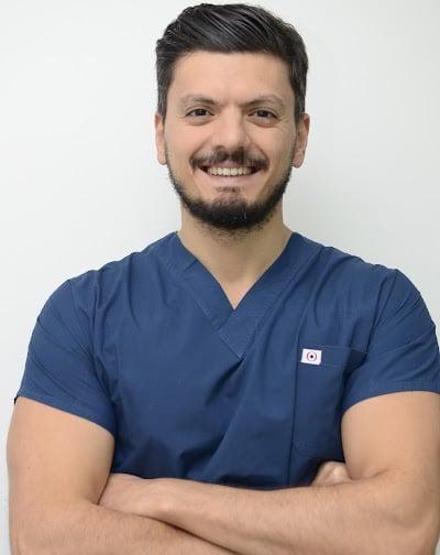 Dr. Faruk Öğütlü Çene Cerrahisi ve İmplantoloji Uzmanı
