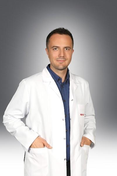 Doç. Dr. Deniz Kulaksız, Kadın Hastalıkları Ve Doğum