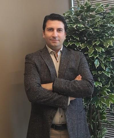 Uzm. Dr. Burak KARAKÖK - Çocuk ve Ergen Psikiyatristi