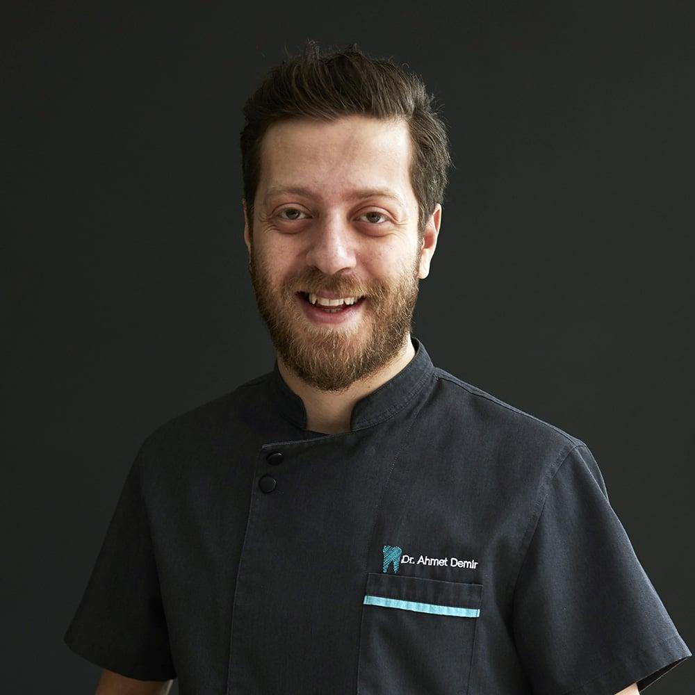 Zahnarzt Ahmet Demir