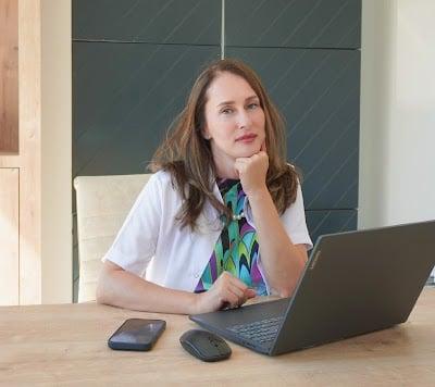 Op.Dr. Yuliya Doster - Kadın Hastalıkları ve Doğum Uzmanı - Kozmetik ve Estetik Jinekoloji Genital Estetik