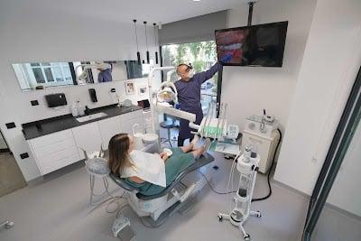 Ortodontist Dr.MÜGE ALTAN AKOVA