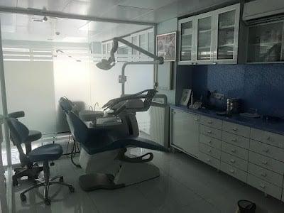 پروفسور Nedim Özer