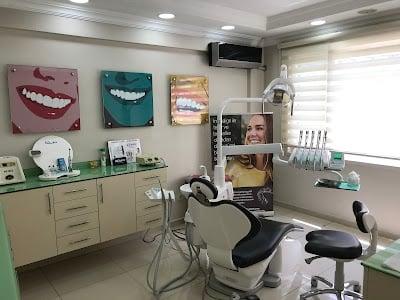 Es&Se İmplant ve Estetik Ortodonti Diş Kliniği